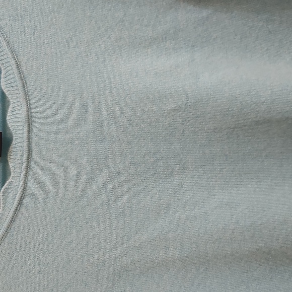 Jones New York 2-PLY Cashmere Sweater with Scalloped Neck and Cuffs Size Large - Picture 9 of 9